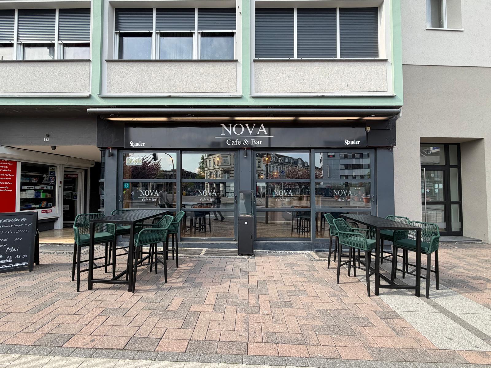 Nova Cafe & Bar — Eingang